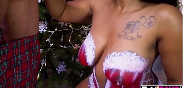  Mimi Curvaceous Her Big Mount Gives Santa BJ on XMAS
